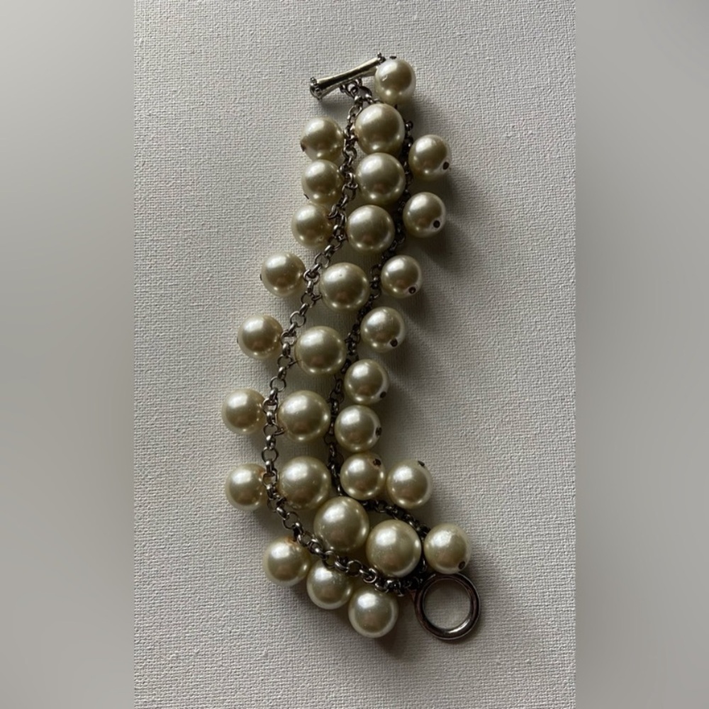 🐚 Faux pearl silver-tone bracelet 🐚